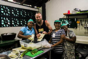 volunteer in the kitchen nicaragua